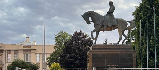 Remont cokołu pomnika Piłsudskiego na Placu Litewskim w Lublinie 