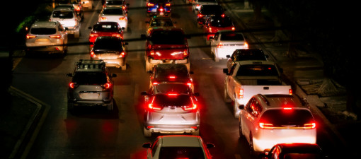Od dziś utrudnienia przy lubelskich cmentarzach. Zmiany w ruchu i specjalne linie autobusowe na Wszystkich Świętych