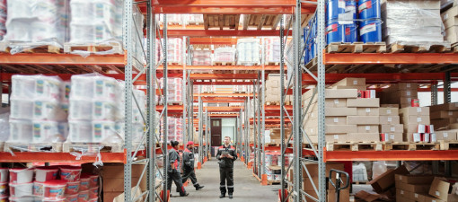 Jeden magazyn, kilka zmian i tysiące produktów więcej - studencki pomysł, który przyspieszył logistykę