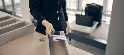 Jedno głupie zdanie i po podróży. Jak nie zachowywać się przy check-inie i boardingu, jeśli nie chcesz skończyć z mandatem, zakazem lotu albo sprawą karną