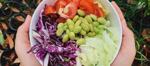 Dieta pudełkowa w Lublinie – od jakiej kaloryczności warto zacząć przygodę z cateringiem?