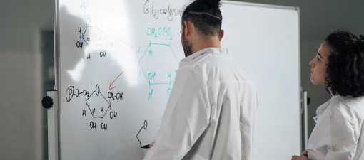 Jak nadrobić zaległości z chemii i poprawić oceny przed końcem semestru?