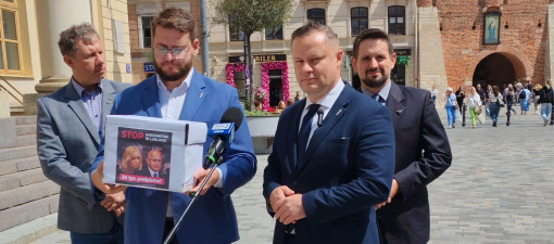 Ruch Narodowy złożył w lubelskim ratuszu 20 tysięcy podpisów